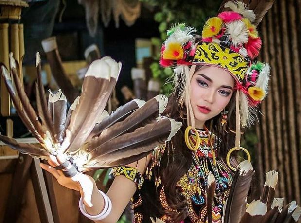 Daftar Tradisi Suku Dayak Yang Harus Diketahui